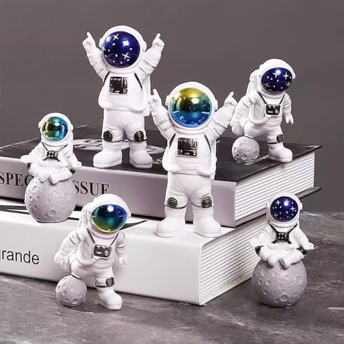 Gradient Astronaut Figurines Statue Set of 3 (3 Count)