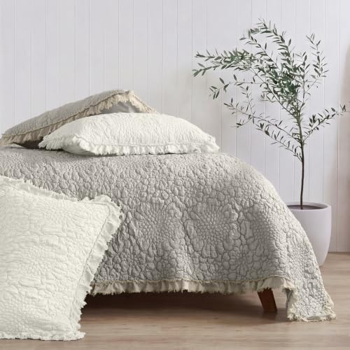 White Ruffled Quilt King Size