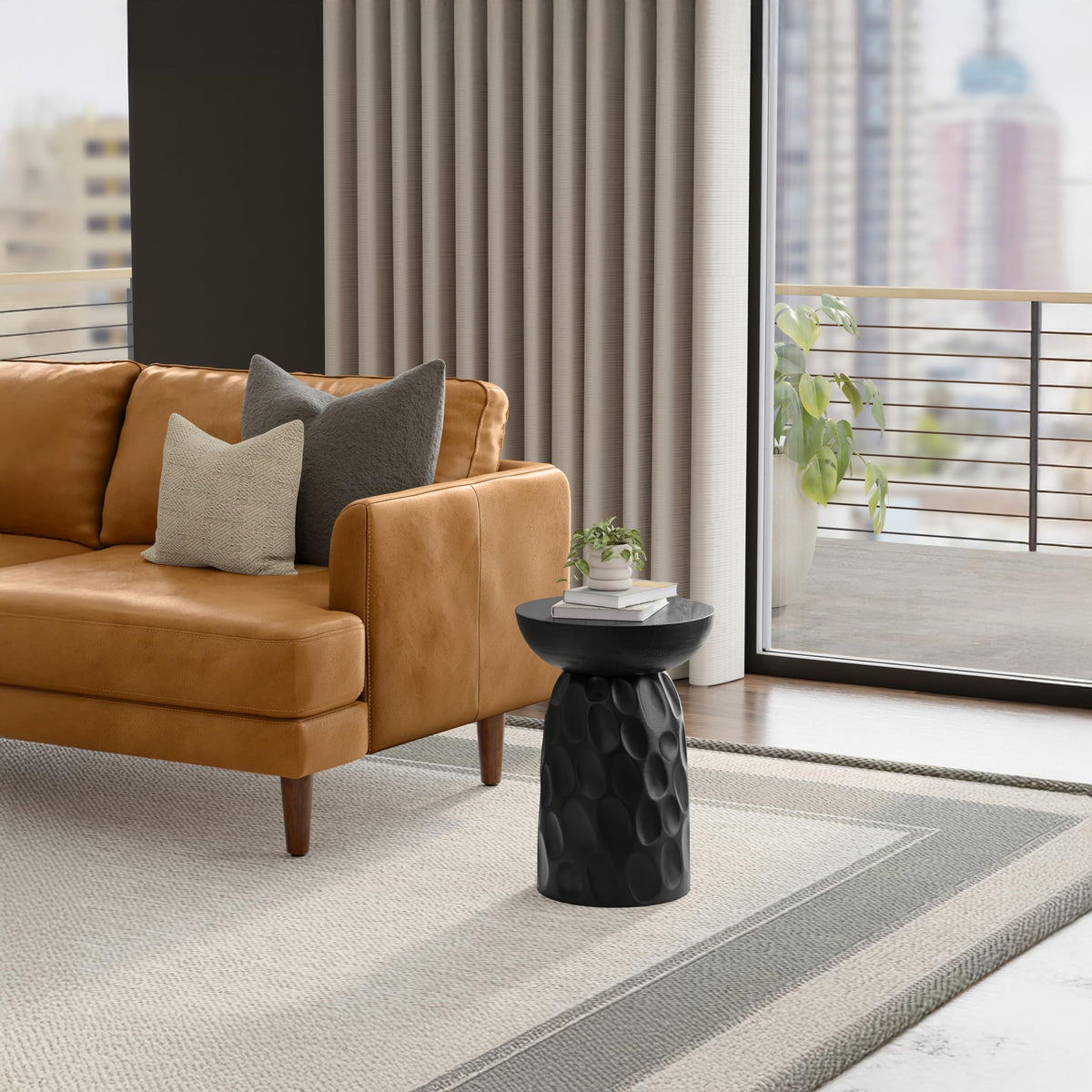 Boyd 13" Wide Solid Wood Round End Table in Black (Black / 13 inch)