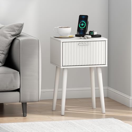 Nightstands Set of 2 (White / Fluted Style)
