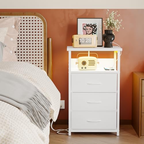 Night Stand with 3 Drawers (15.7"D x 11.8"W x 26.9"H (3 drawers) / Power+Light (1pc) / White)