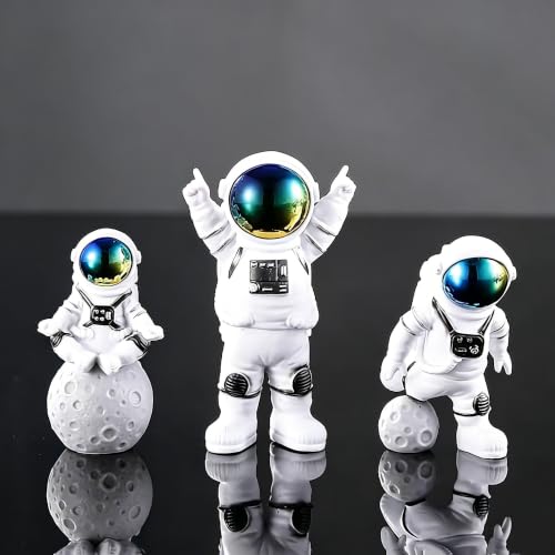 Gradient Astronaut Figurines Statue Set of 3 (3 Count)