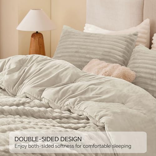 Fleece Queen Comforter Set