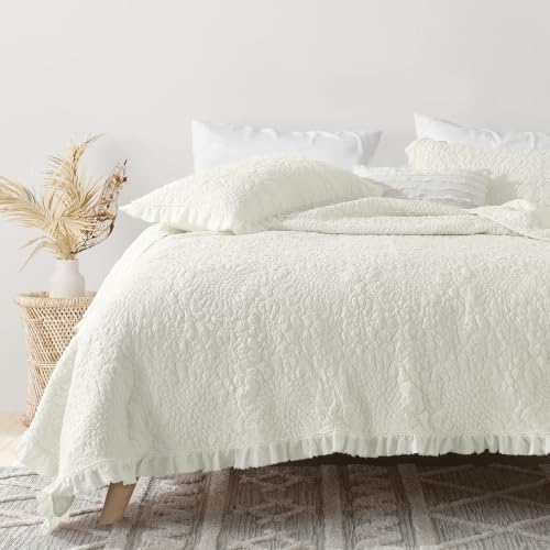 Cream White Ruffled Quilt Queen Size