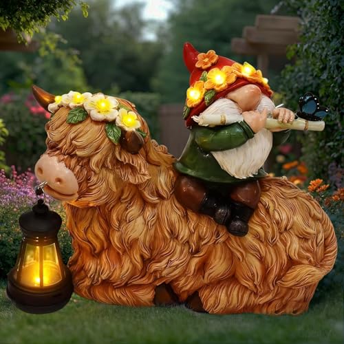 Solar Highland Cow Gnome Light
