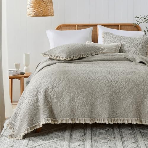 Beige Ruffled Quilt King Size