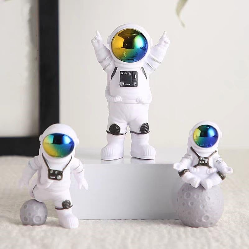 Gradient Astronaut Figurines Statue Set of 3 (3 Count)