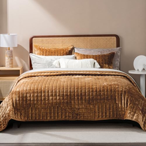 Channel Box Stitch Velvet Quilt Set