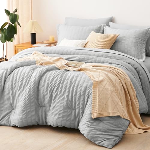 Oversized Queen Seersucker Comforter Set