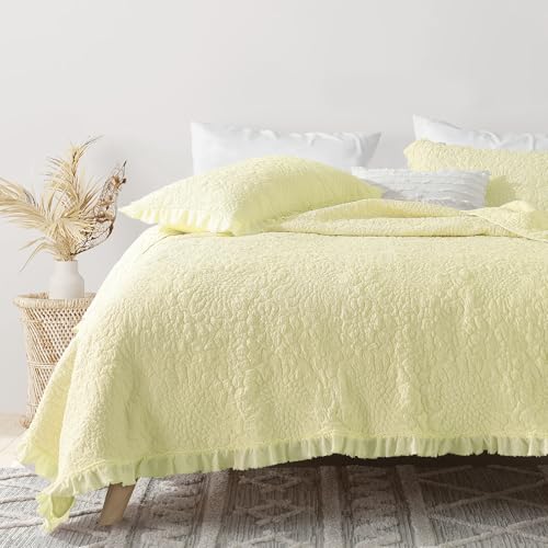 Pastel Yellow Ruffled Quilt King Size (3 Piece Set)