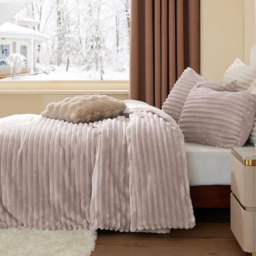 Fleece Queen Comforter Set