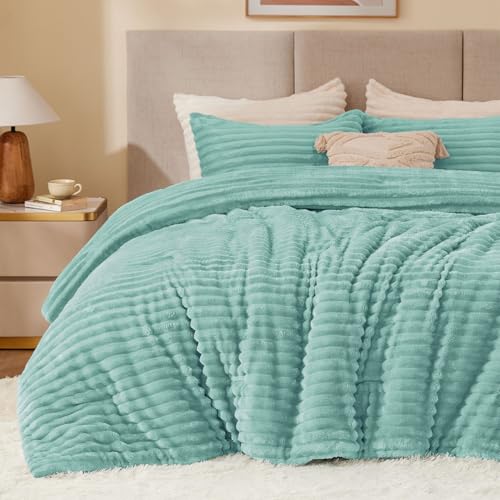 Fleece Queen Comforter Set