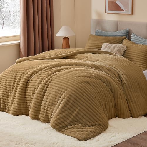 Fleece Queen Comforter Set