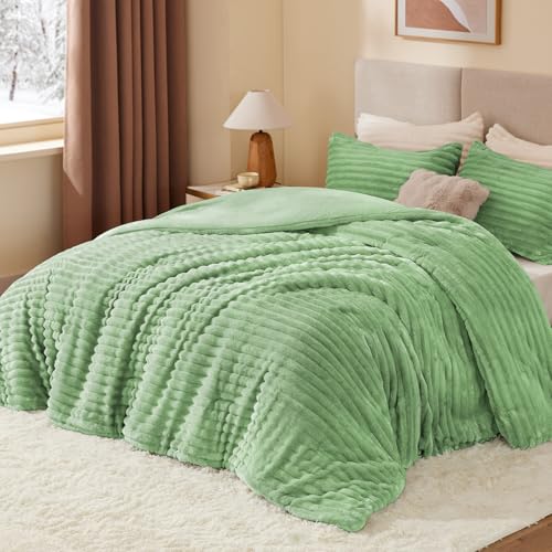 Fleece Queen Comforter Set