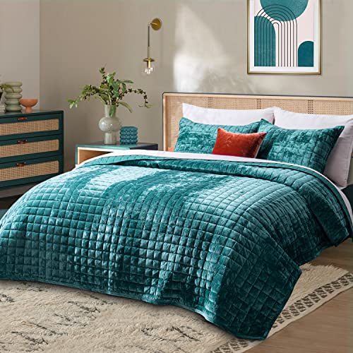 Channel Box Stitch Velvet Quilt Set