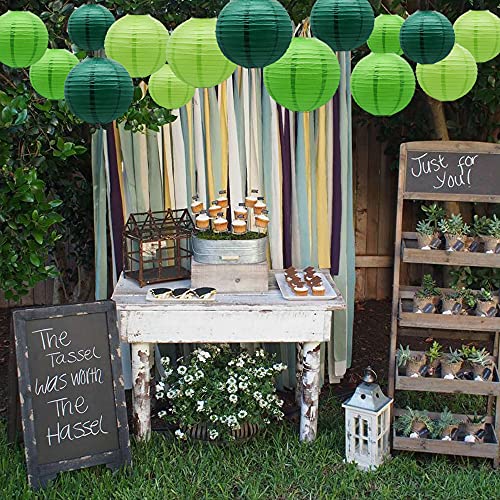 15 Pcs Green Paper Lanterns (15 Count)