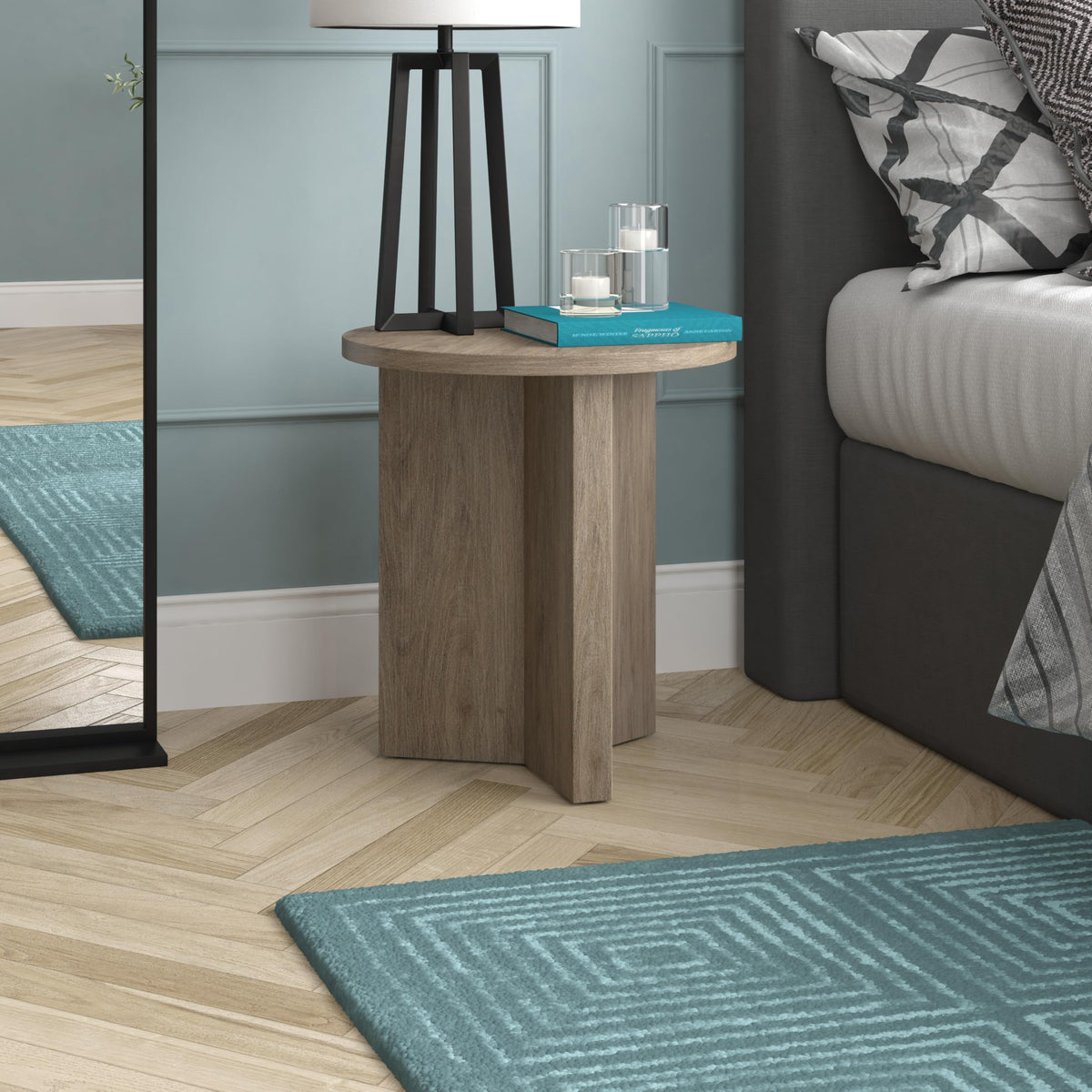 20" Round Side Table