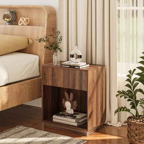 Fluted Nightstands Set of 2 (Walnut)