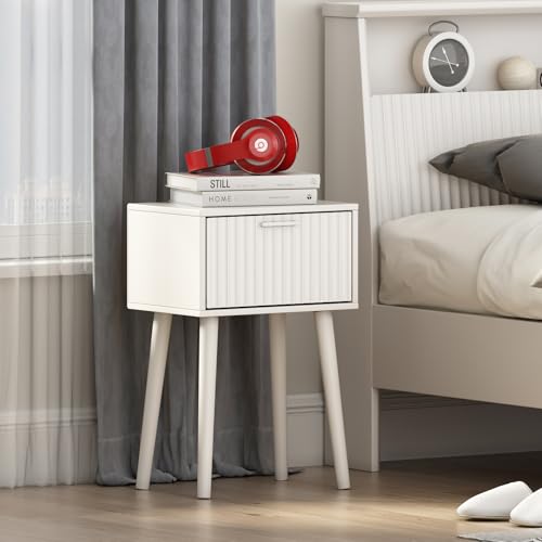 Nightstands Set of 2 (White / Fluted Style)