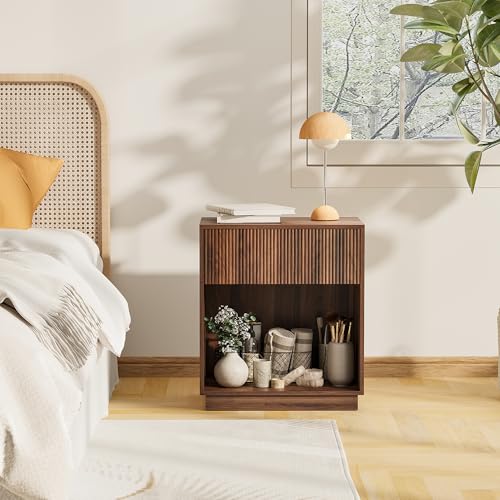 Fluted Nightstands Set of 2 (Walnut)