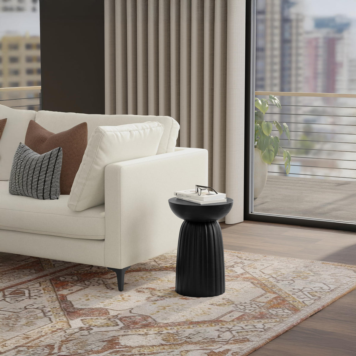 Boyd 13" Wide Solid Wood Round End Table in Black (Black / 13 inch)