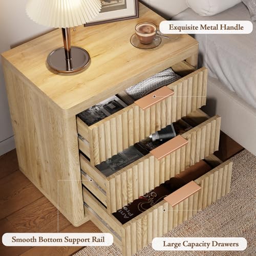 Fluted Nightstand with 3 Drawers (Natural)