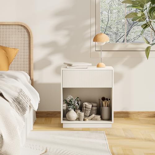Fluted Nightstands Set of 2 (White)