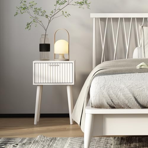 Nightstands Set of 2 (White / Fluted Style)