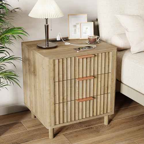 Fluted Nightstand with Charging Station (Oak / 3 Drawers)